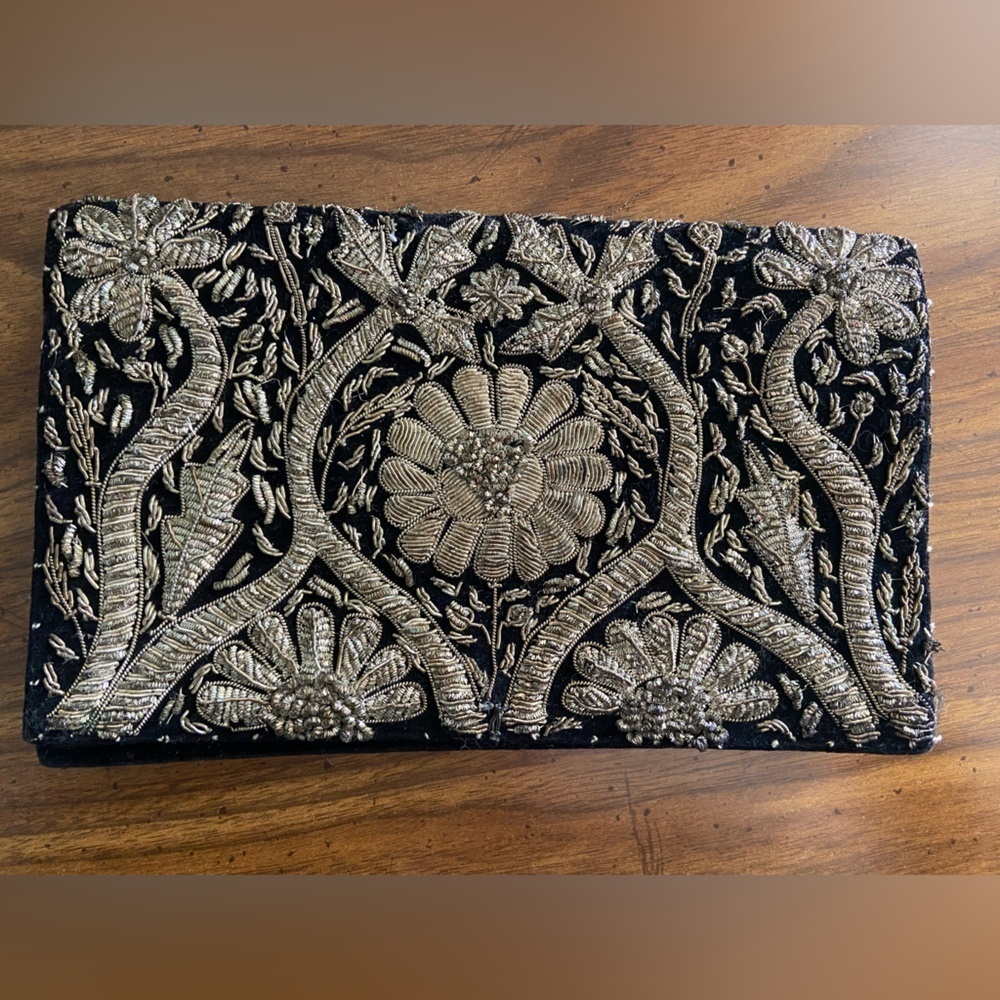 Vintage 1930s Indian Embroidered Wire Velvet Clutch Bag Purse